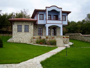 Къщи в България